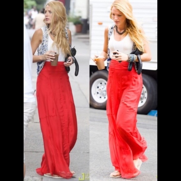 max and mia Dresses & Skirts - Max and Mia red maxi skirt - gently used